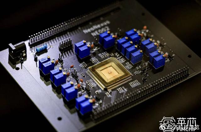 蘋芯科技兩款新產(chǎn)品發(fā)布 引領(lǐng)存算一體技術(shù)革新(圖1) 蘋芯科技兩款新產(chǎn)品發(fā)布 引領(lǐng)存算一體技術(shù)革新(圖1)