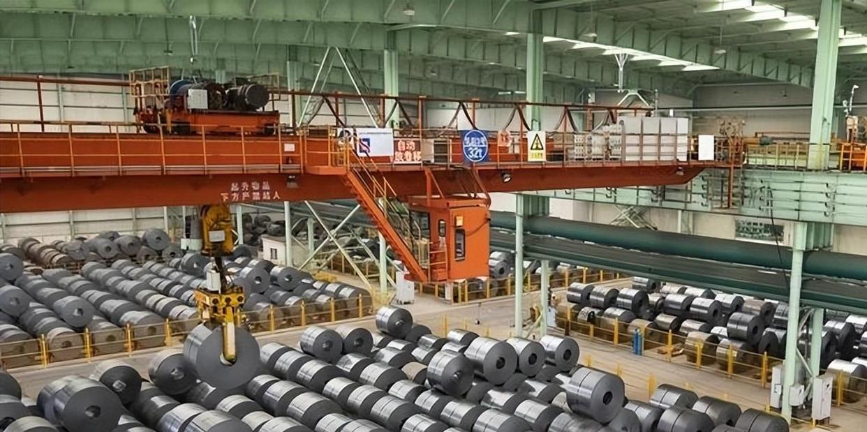 2025芯片大戰(zhàn)迎來分水嶺，中方警告全球“配合美國禁令就是違法”，美媒承認中國超越時刻已到(圖2)